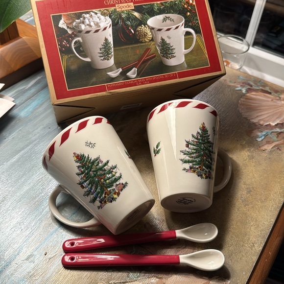 NIB Spode Christmas Tree mug set with spoons - Picture 8 of 16